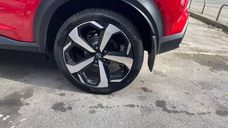 Nissan Juke 1.0 DiG-T 114 Tekna 5dr DCT Petrol Hatchback